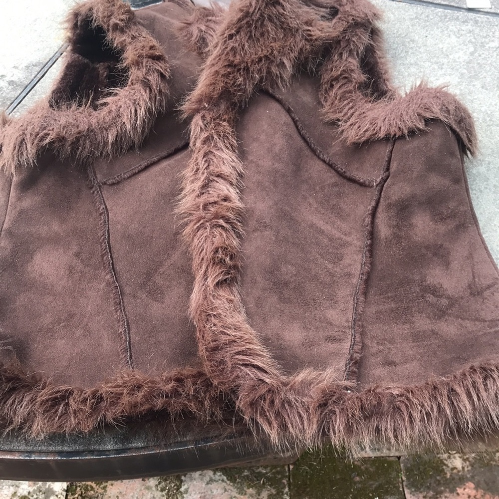 Vest - Picture 5 of 5